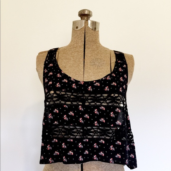 Free people black and floral crop top size medium - Picture 2 of 4